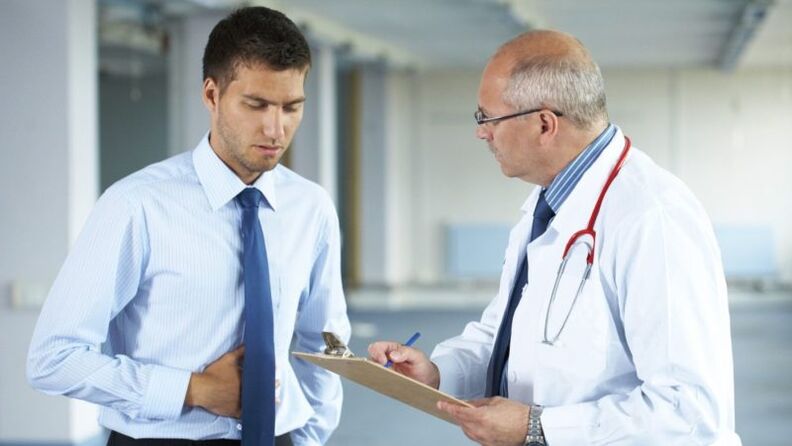 Rücksprache mit einem Arzt bei Symptomen einer Prostatitis